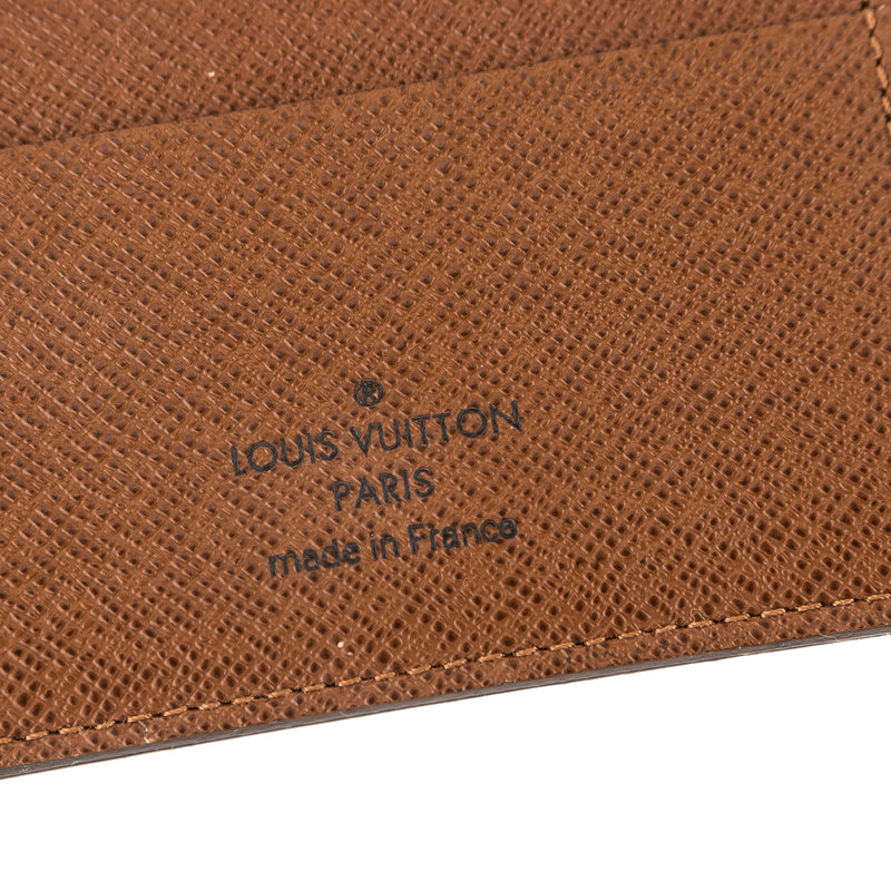 Louis Vuitton Monogram Canvas Passport Cover (Pre Owned) – LuxeDH