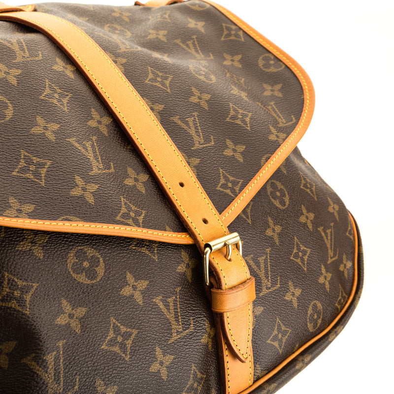 Louis Vuitton Monogram Canvas Saumur 35 Messenger Bag at 1stDibs