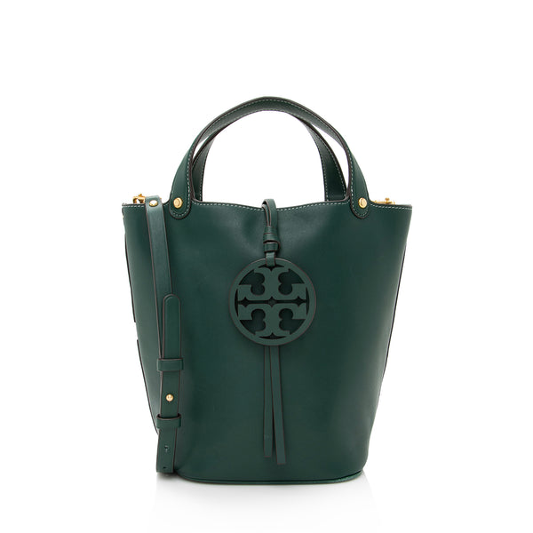 Tory Burch Leather Miller Small Bucket Bag (SHF-22521) – LuxeDH