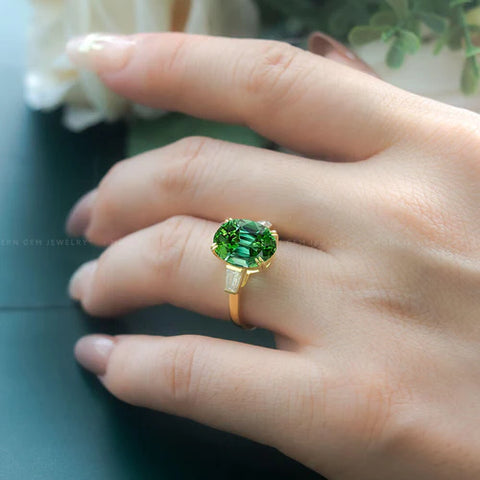 Oval Green Tourmaline Ring in Yellow Gold