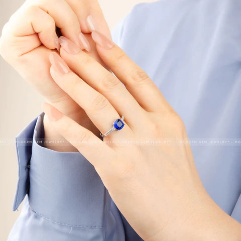 Prong Set Royal Blue Sapphire Diamonds Ring