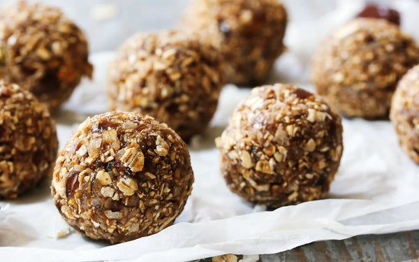 Oatmeal cookie protein bites