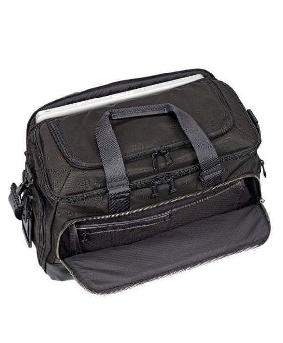 tumi gym bag