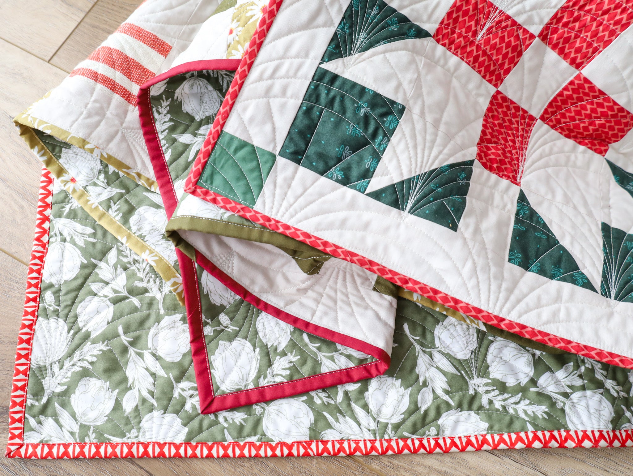 10+ Fat Quarter Christmas Quilt Patterns - Patchwork Posse