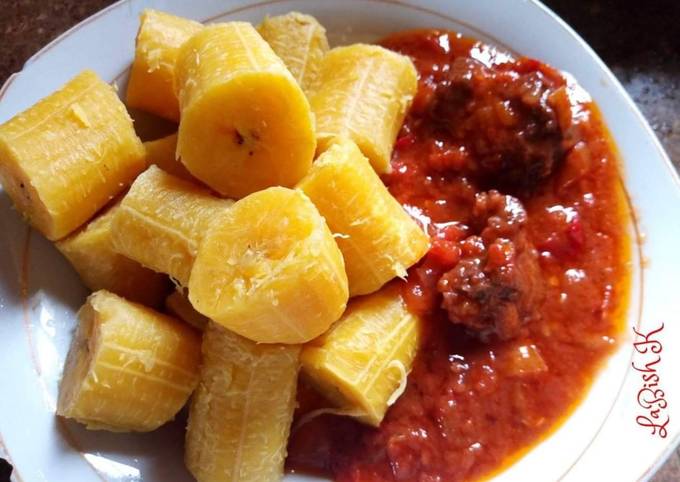 Nigerian breakfast| Plantain and ata dindin