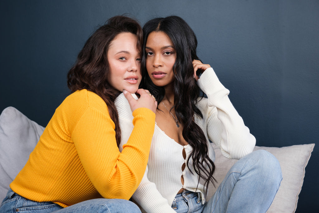 Image of two women with long hair wearing Frontrow clip-in extensions