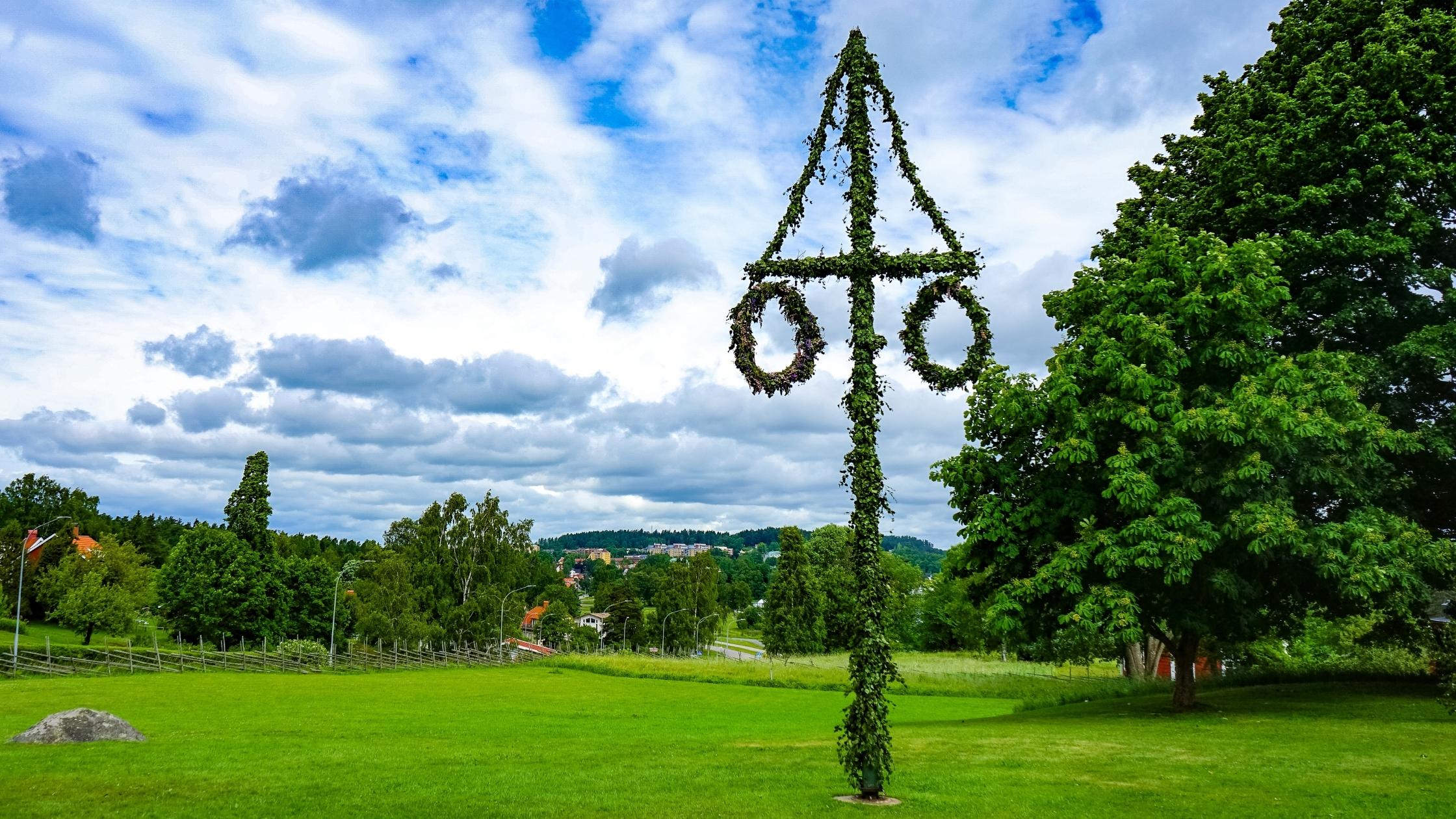 midsummer pole sweden