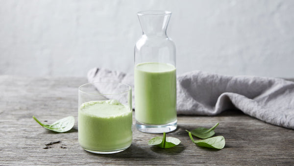 spinach apple green smoothie health food