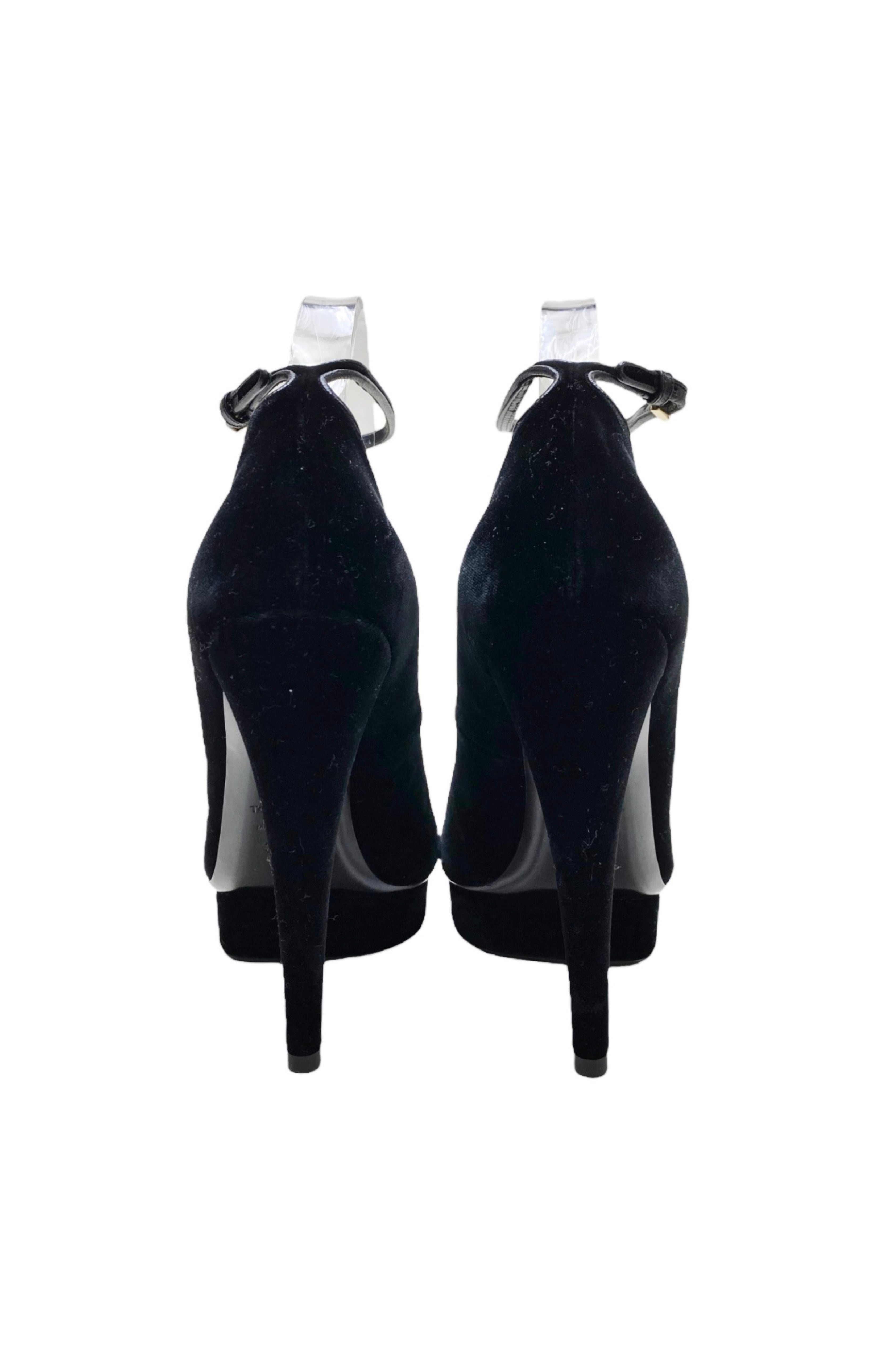 TOM FORD (RARE) Pumps Size: EUR  / US  – Kardashian Kloset