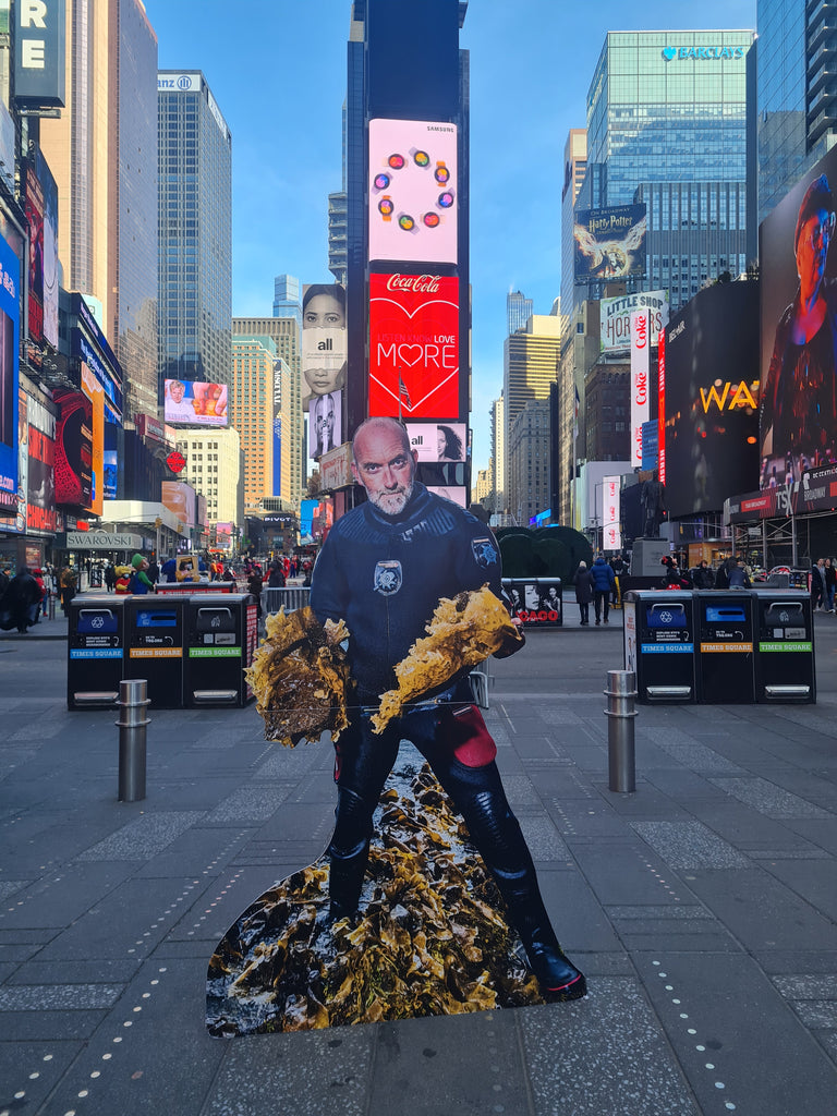 The mighty cut-out Kelp Man lands in the metropolis of Manhattan