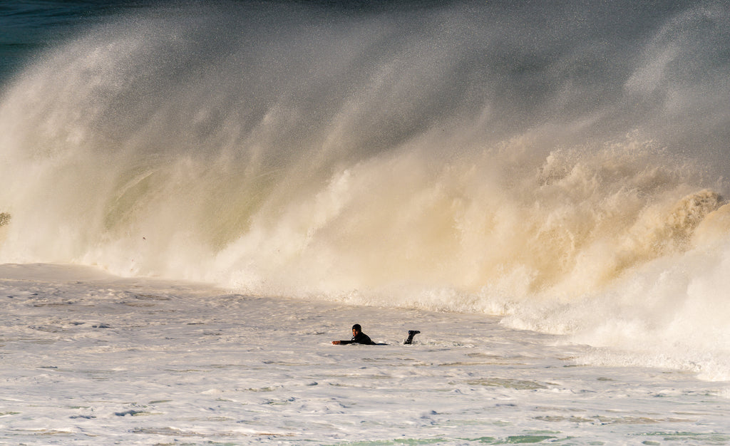 Surf's Up Behind You! © Lewis Mackenzie