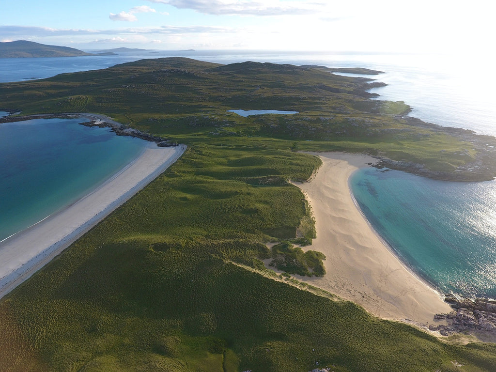 Two beaches on Taransay. Image © Borve Lodge Estate, Isle of Harris.