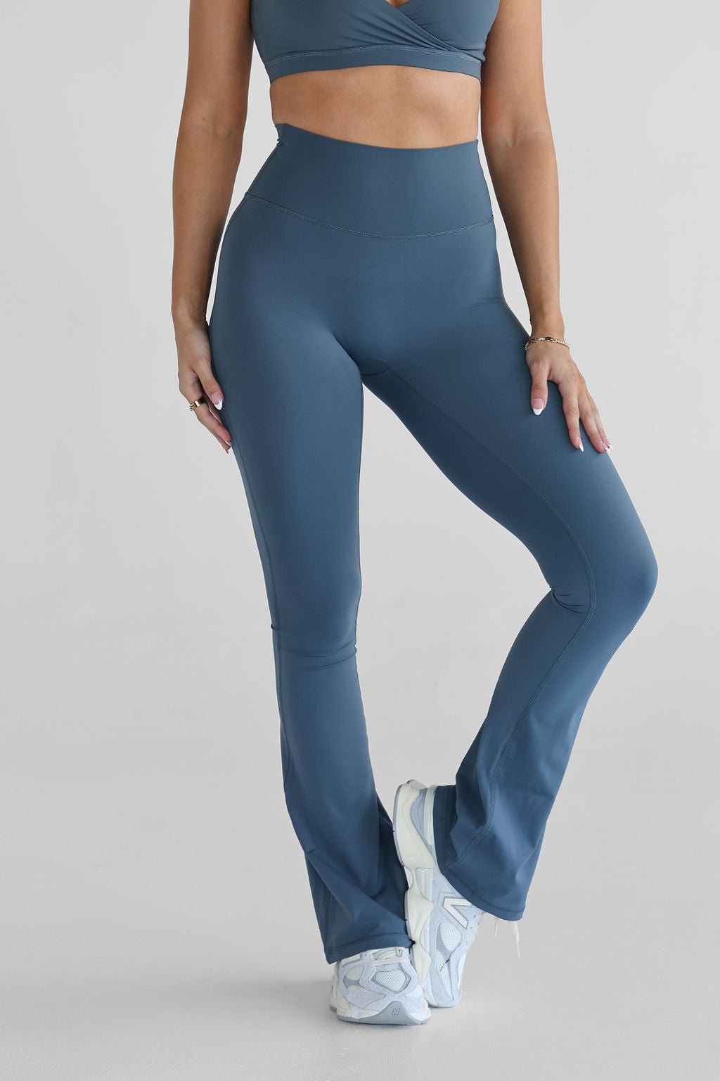 Women Clothing Yoga Pants Lycra Spandex Color Block Blue Grey Yoga Leggings  - Milanoo.com