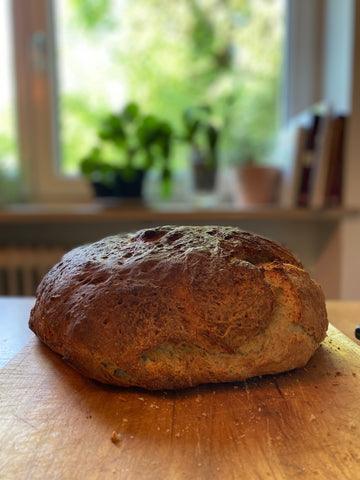 Selbstgebackenes Bauernbrot