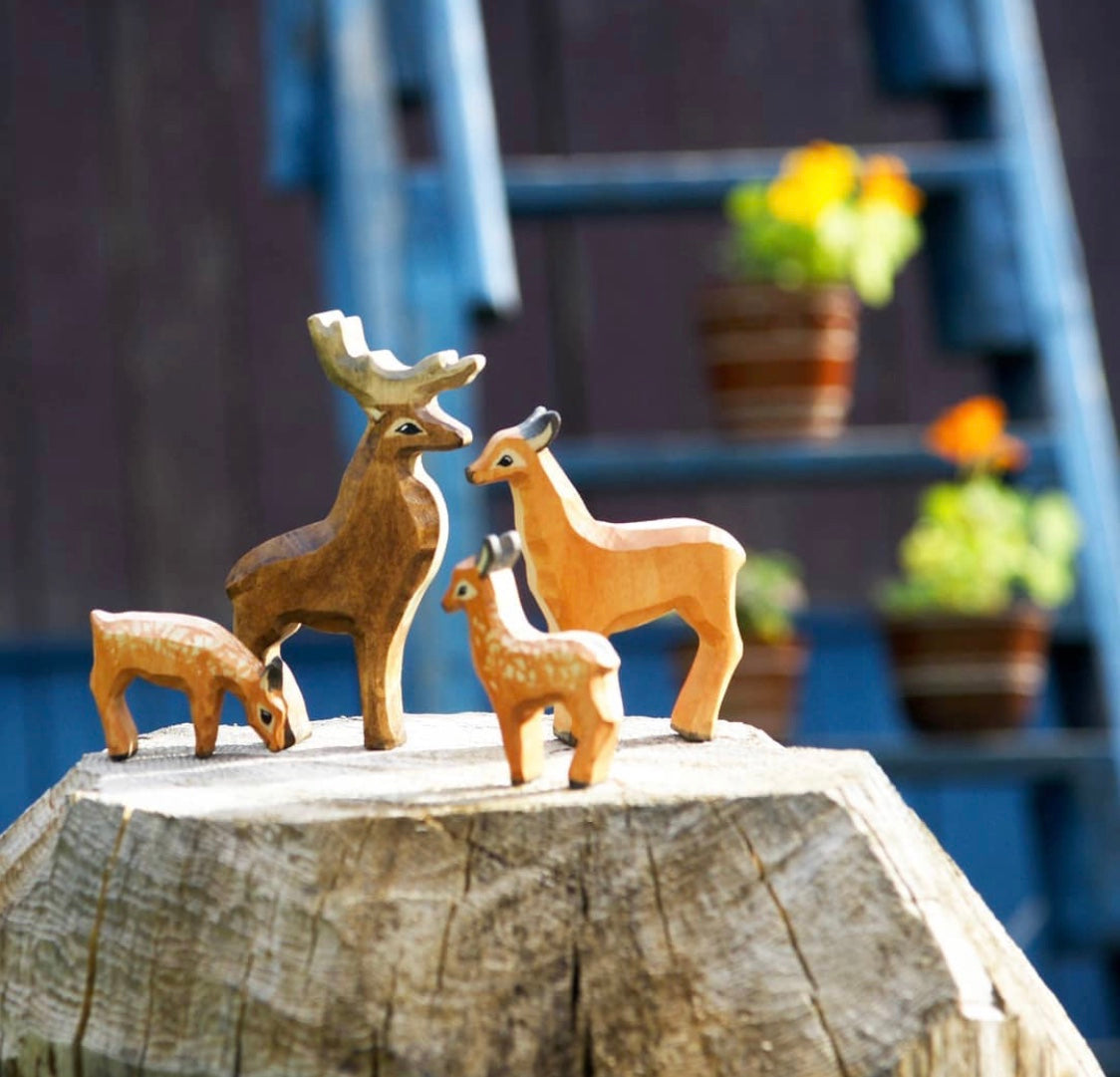 small deer figurines