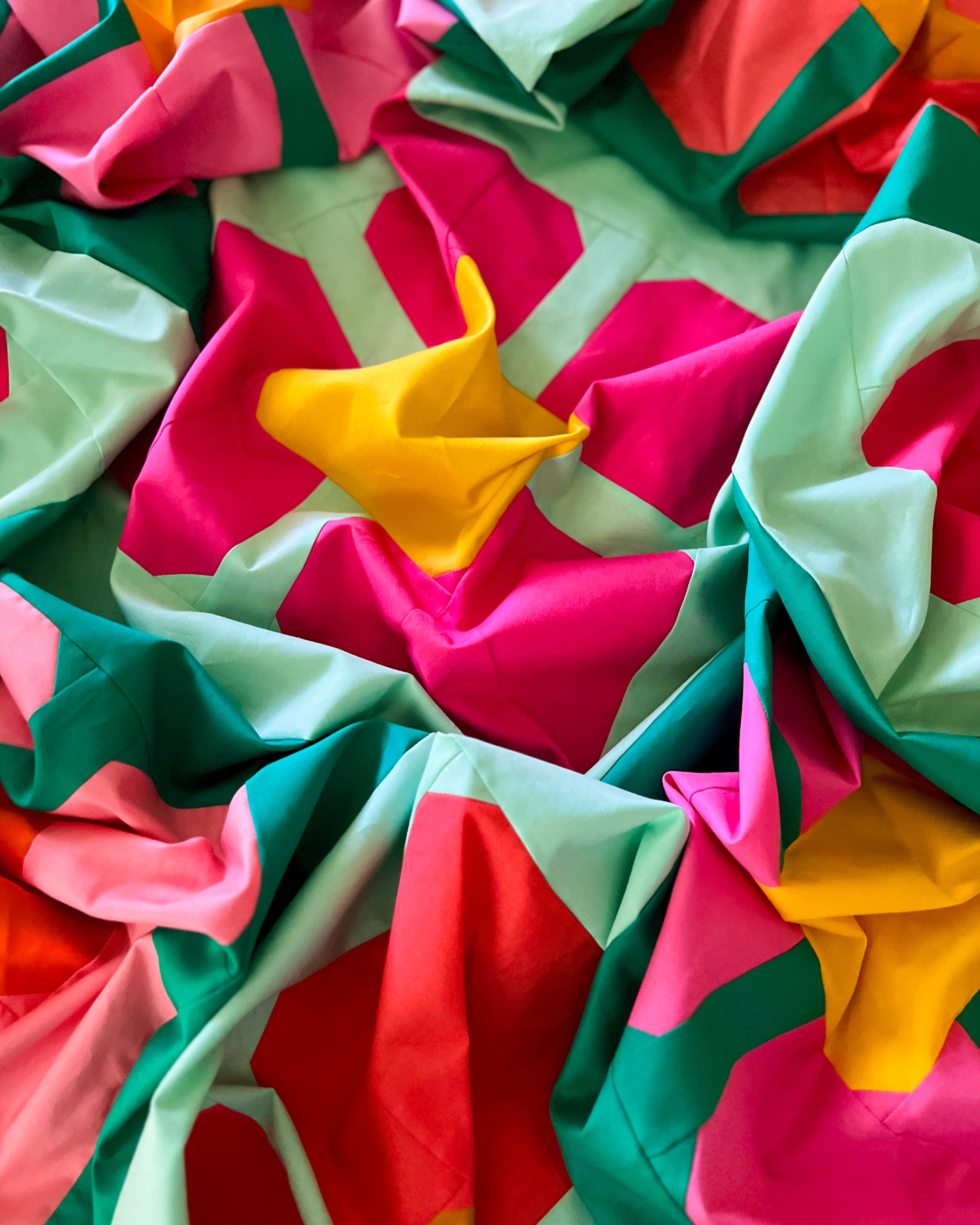 Smashing Petals Quilt, Riley Blake Designs Confetti Cottons, Make it Modern version