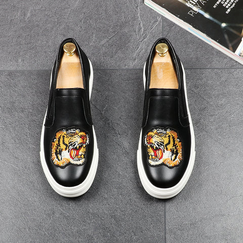 gucci leather loafer with bee
