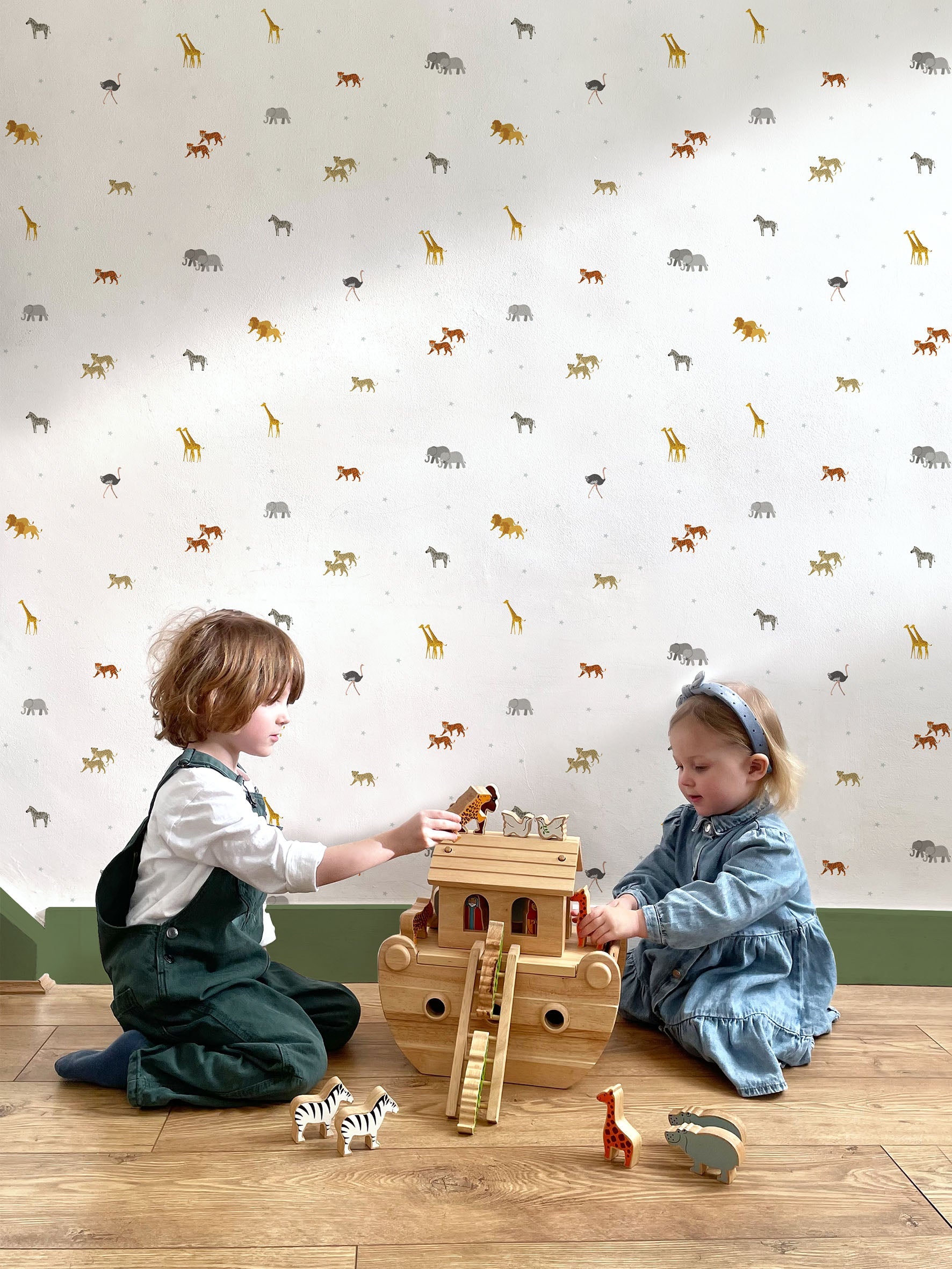 Ducks In A Row Star Safari Luxury Children's Wallpaper - Rolls
