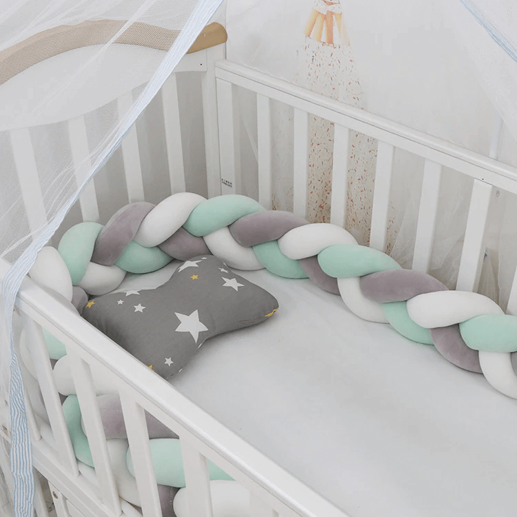 Braids Baby Bed Bumper 1,5m light pink/grey/white – Llama Lola Kids