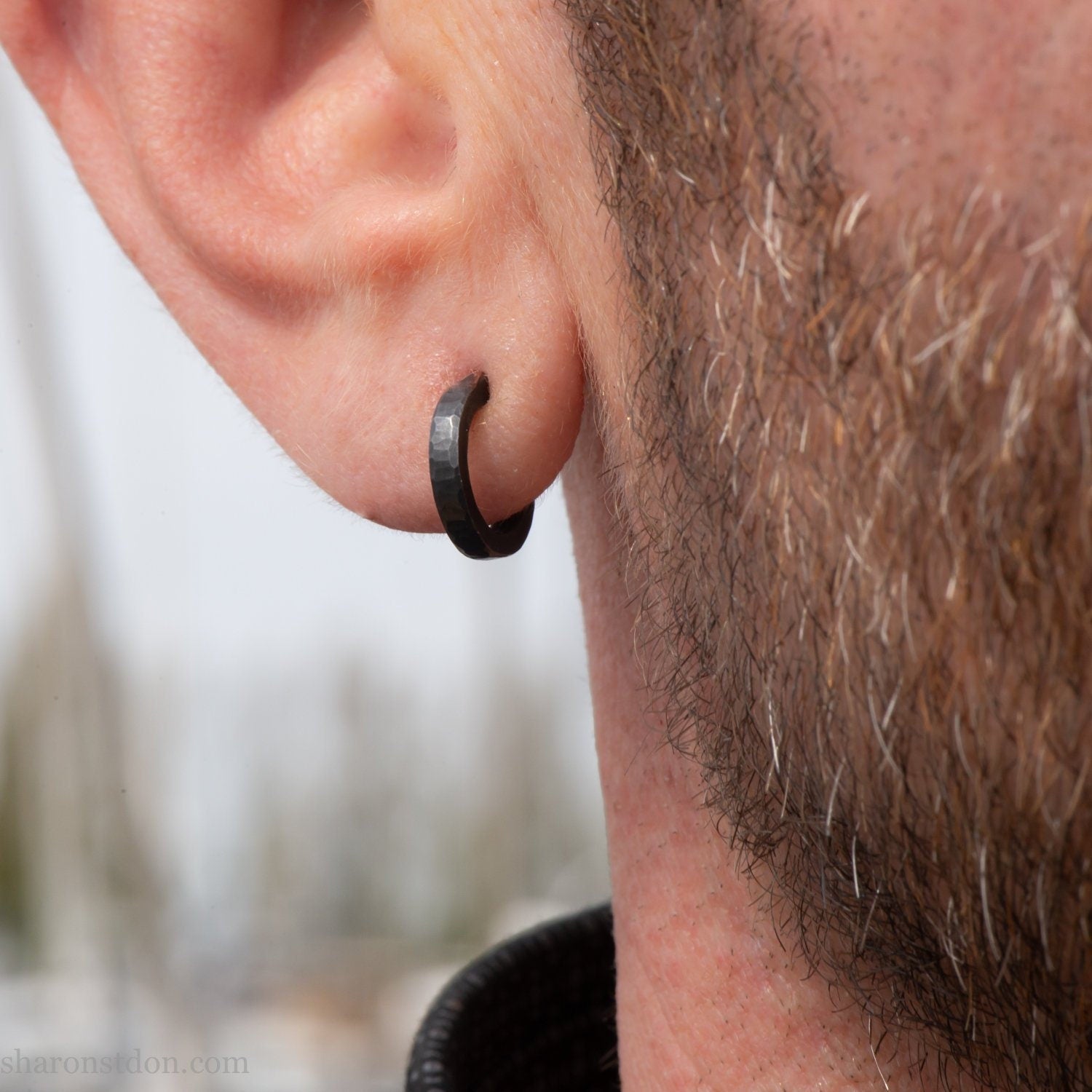 Details 243+ small black hoop earrings best