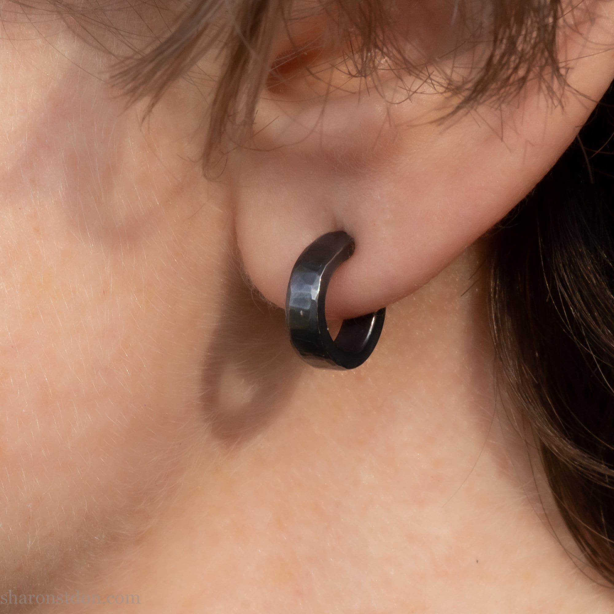 Total Fashion Medium Hoop Earrings Black For Women/Girls-Silver :  Amazon.in: Fashion