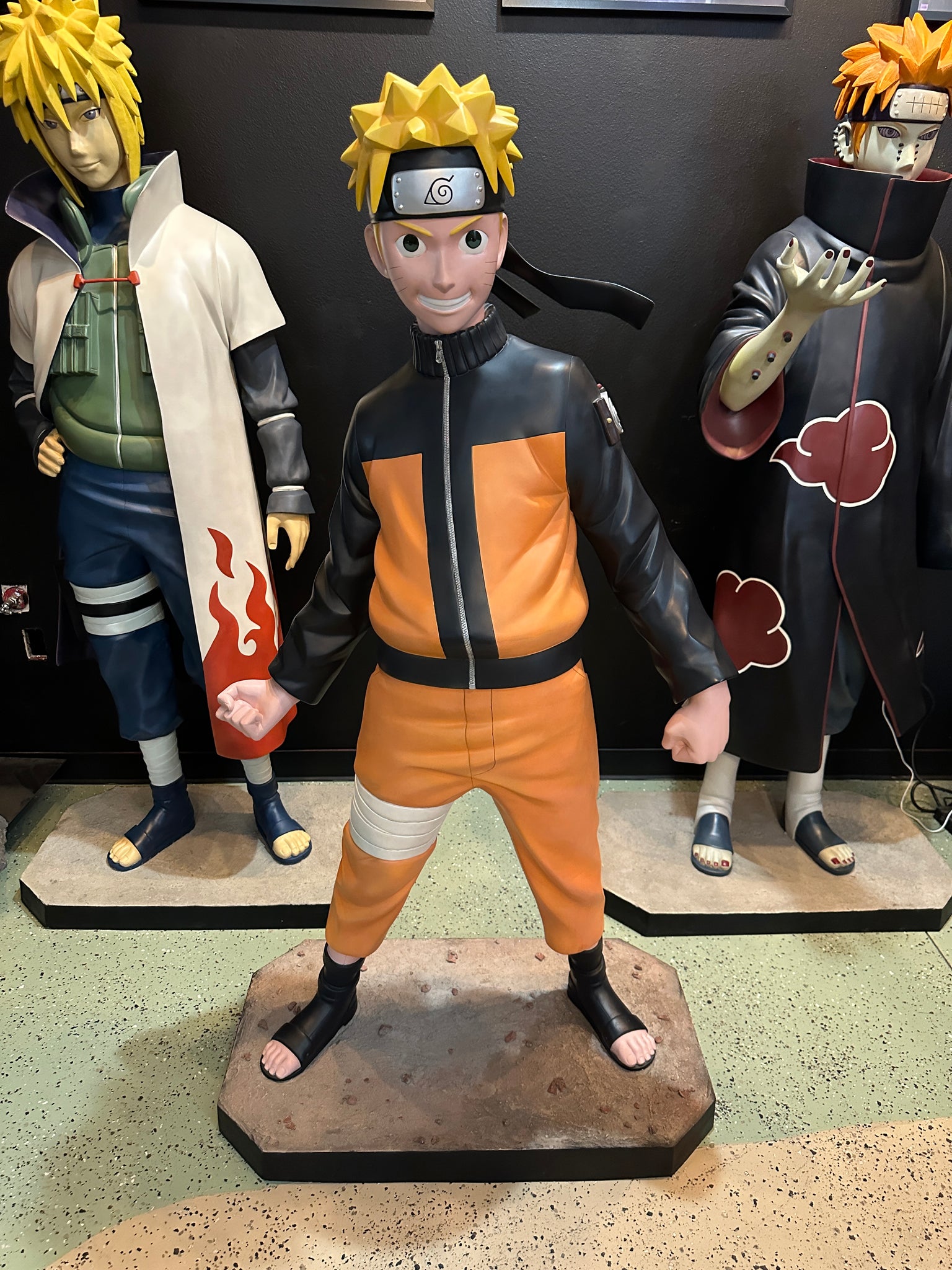 Beijing Mall Holds Exhibit of Bad LifeSize Naruto One Piece Characters   Interest  Anime News Network