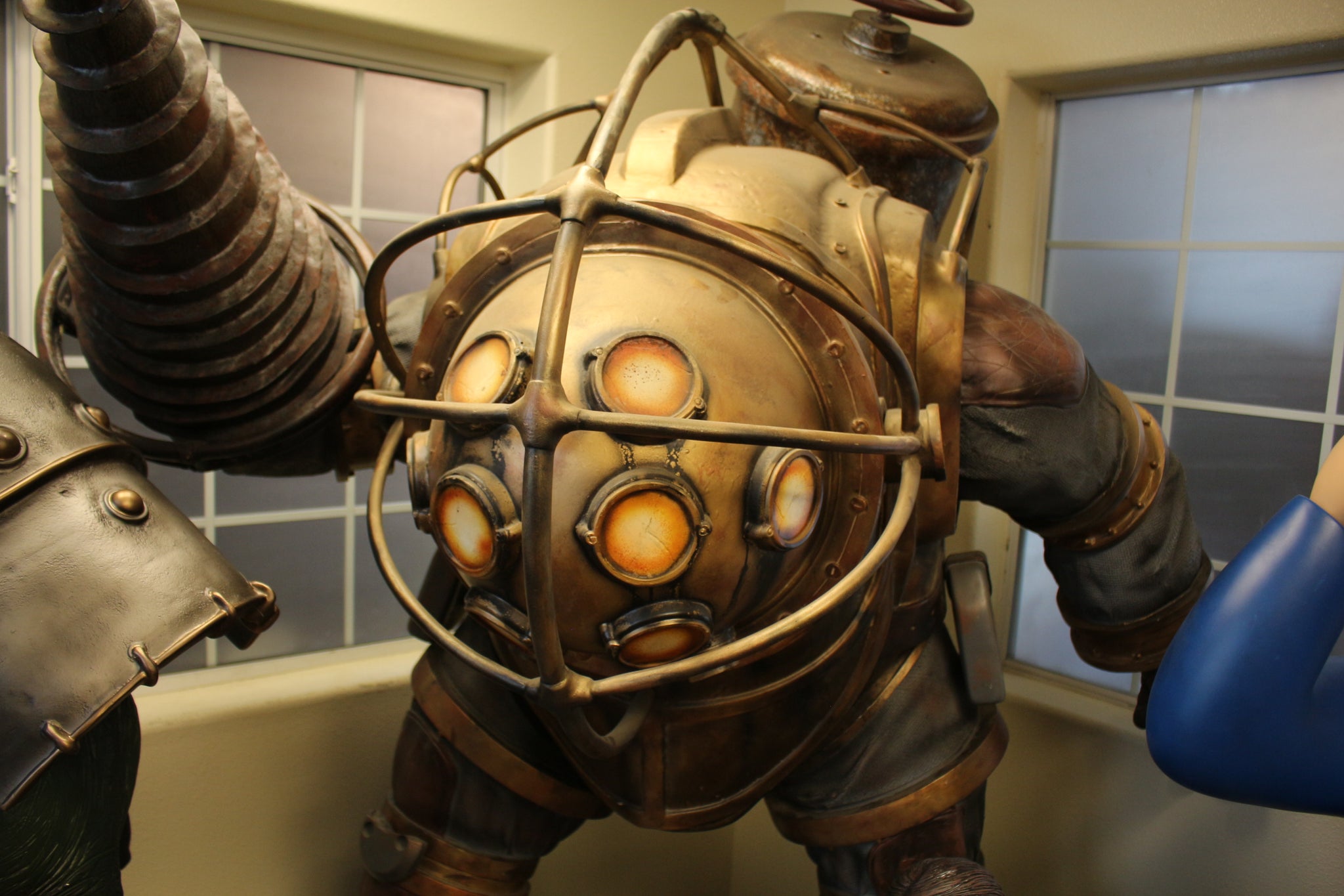 bioshock 2 statues