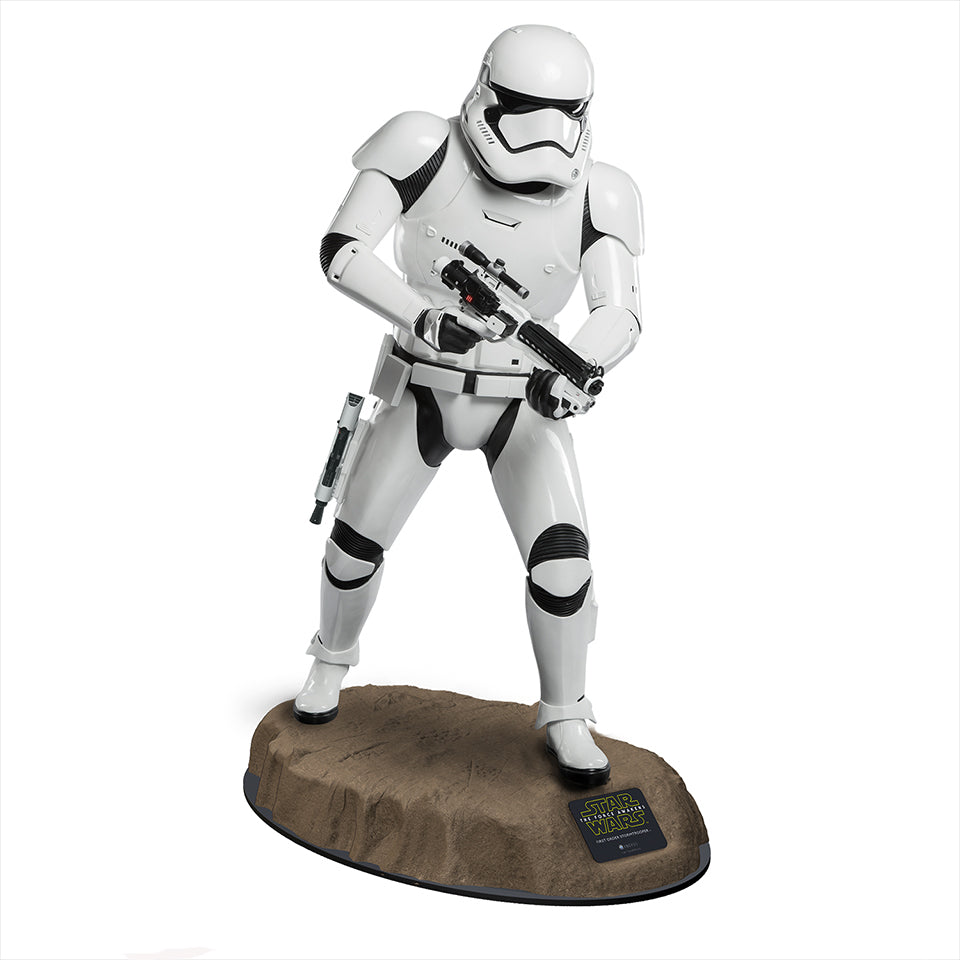 https://cdn.shopify.com/s/files/1/0068/3370/0916/products/star_wars_force_awakens_first_order_stormtrooper_life_size_statue_anovos_1main.jpg?v=1663064594