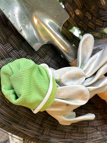 gloves folded like socks 480x480 4749