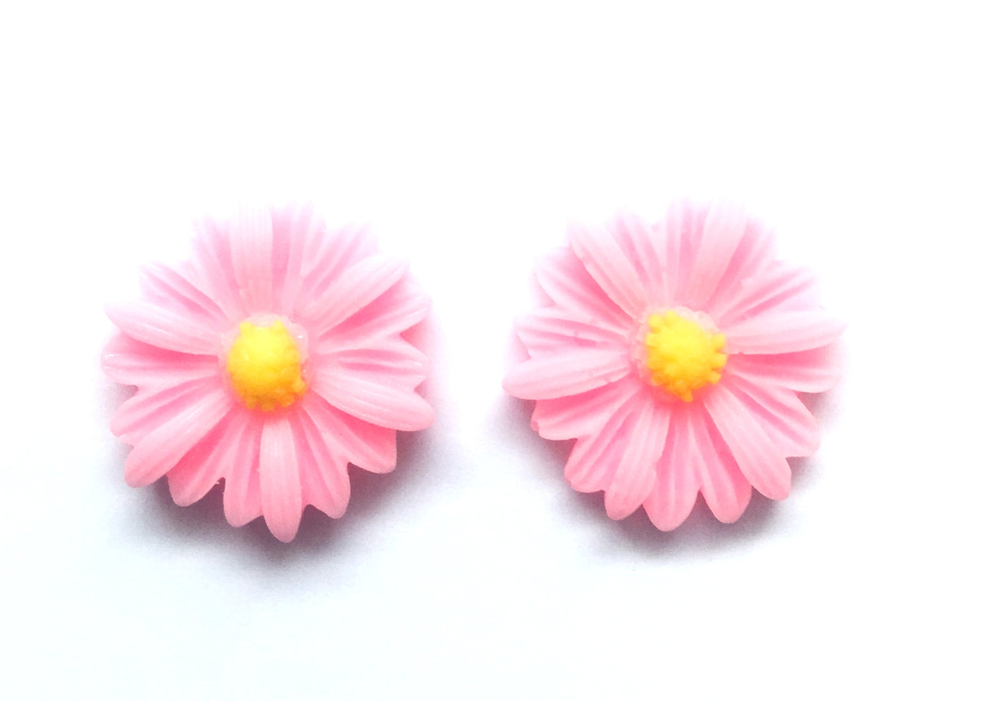 Pink Daisy Clip on Earrings – Jenny Juice