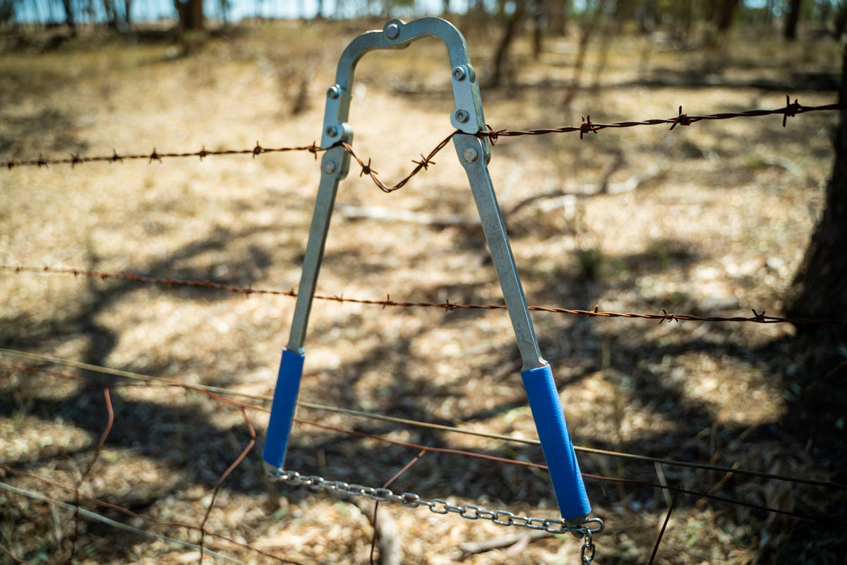 barb wire fence puller