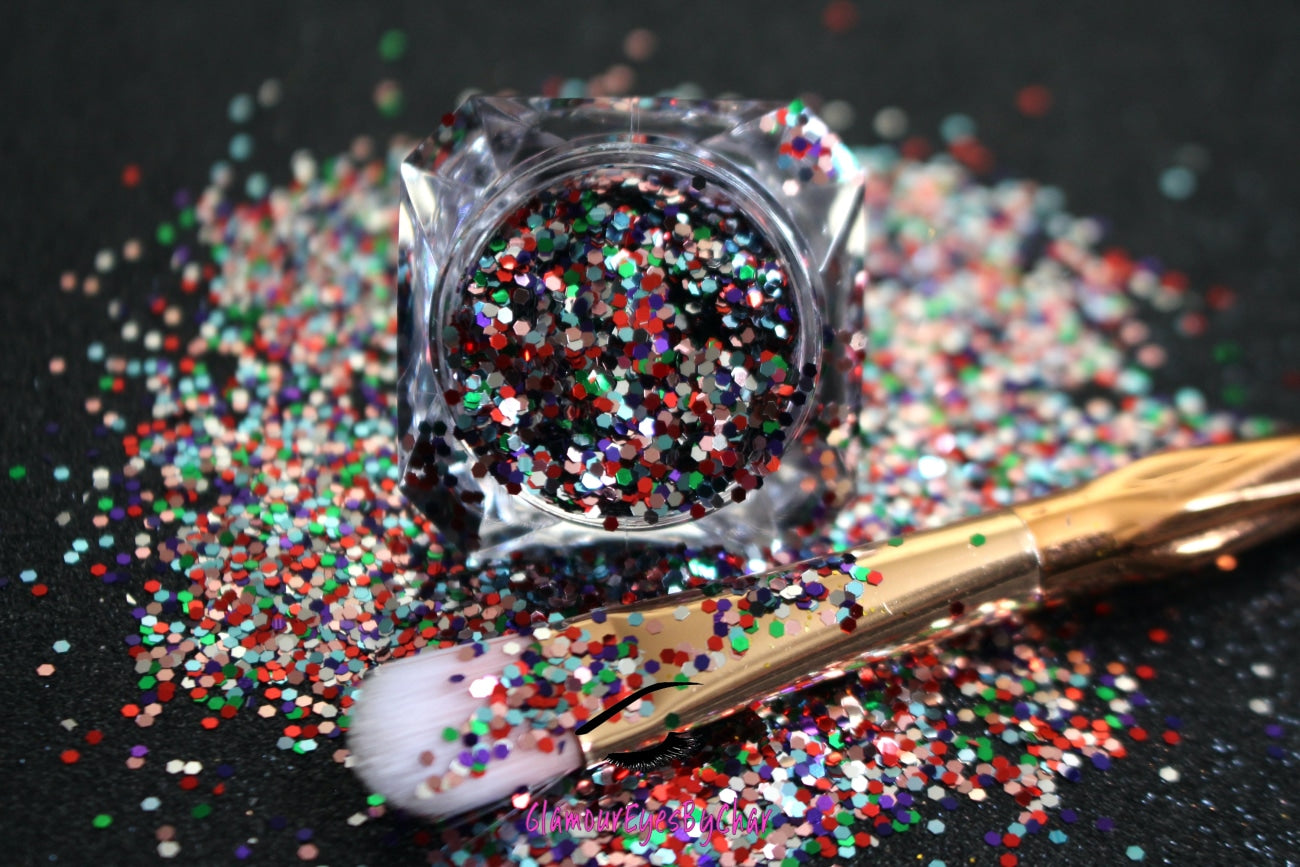 This glitter is called Party Animal and is part of the simple glitter collection. It consists of multicolour glitter and is perfect for a party or festival. Flake size is larger than fine and extra fine glitter. Party Animal can be used for your face, body, hair and nails.  Comes in 5g jars only.
