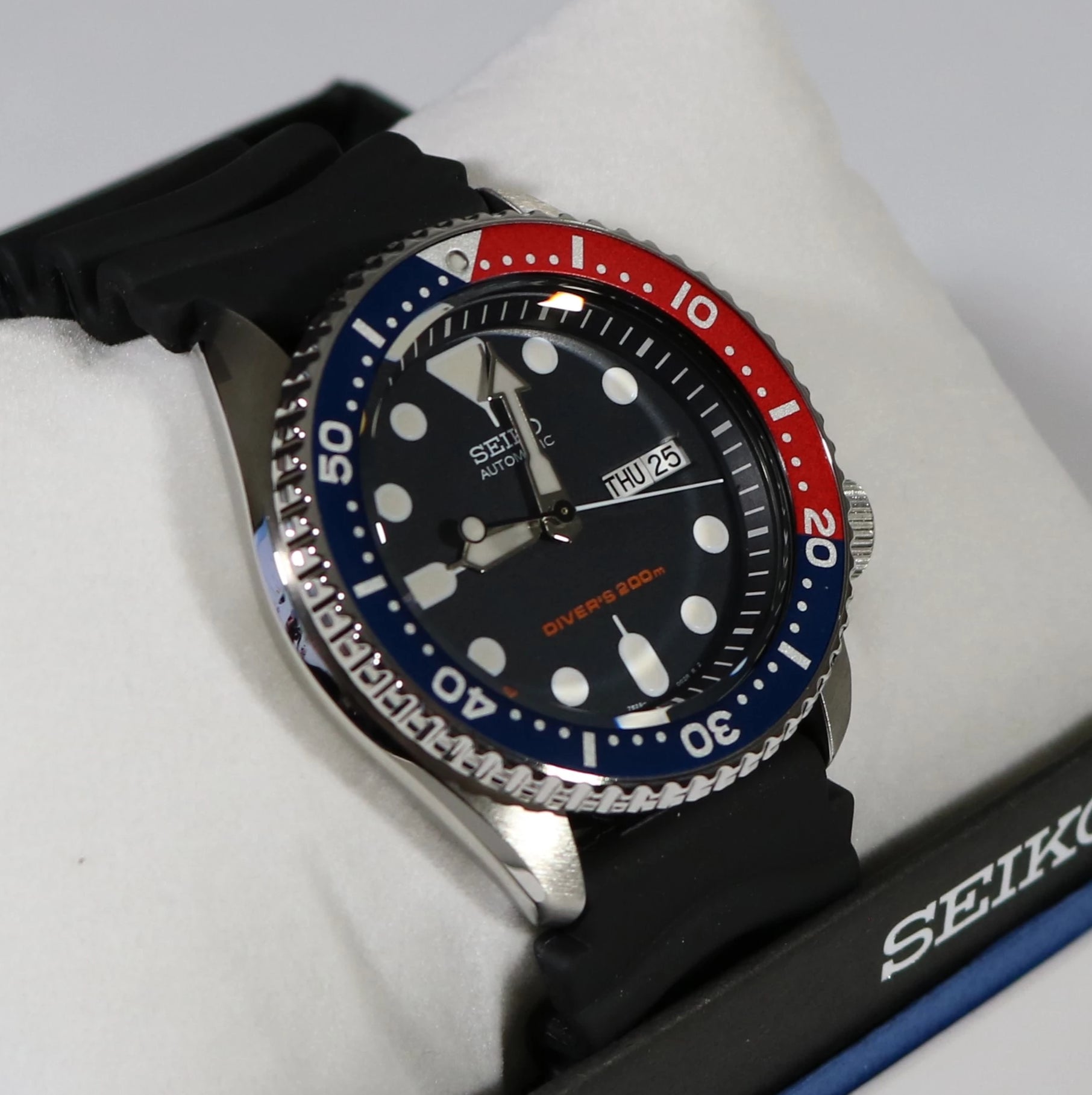 Seiko Automatic Blue Red Rubber Strap 200m Scuba Diver Mens' Watch SKX –  Chronobuy