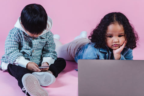 The Mom Store; Blog Post; The Mom Store; Blog Post; Parenting TIps; Digital Age; Online Safety for Kids; Childproof; Photo by Amina Filkins on Pexels