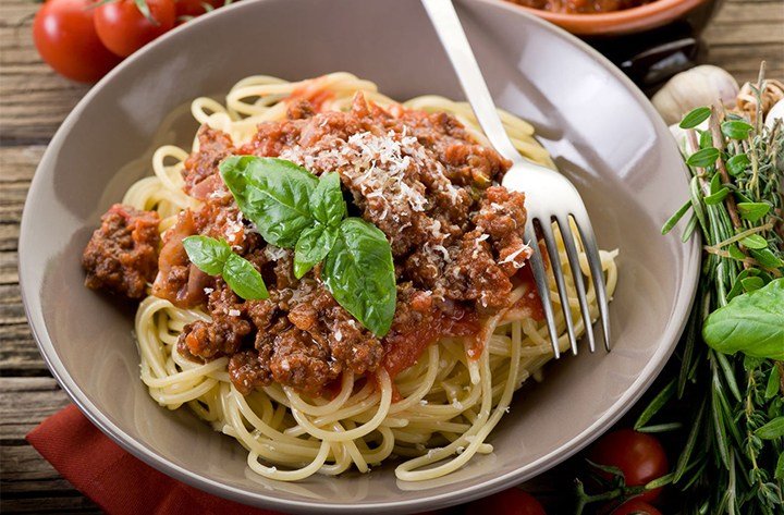 Spaghetti with Chopped Seitan and Tomatoes by Daflori