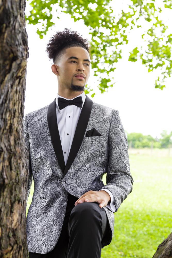 gray and black tuxedo jacket