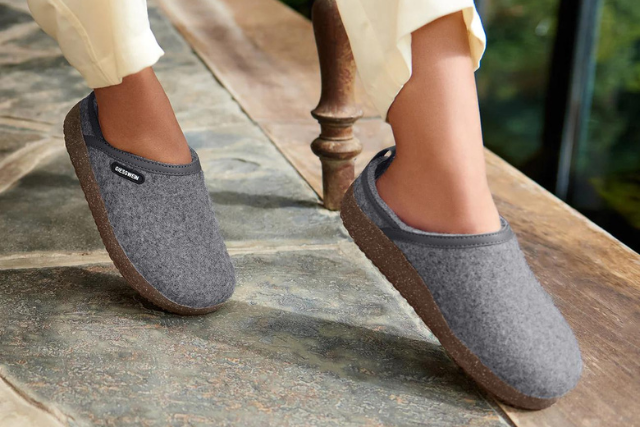 wool clogs