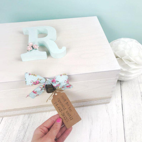 https://littlethingsbylucy.com/products/mint-floral-personalised-keepsake-box?_pos=2&_sid=08d2d1159&_ss=r