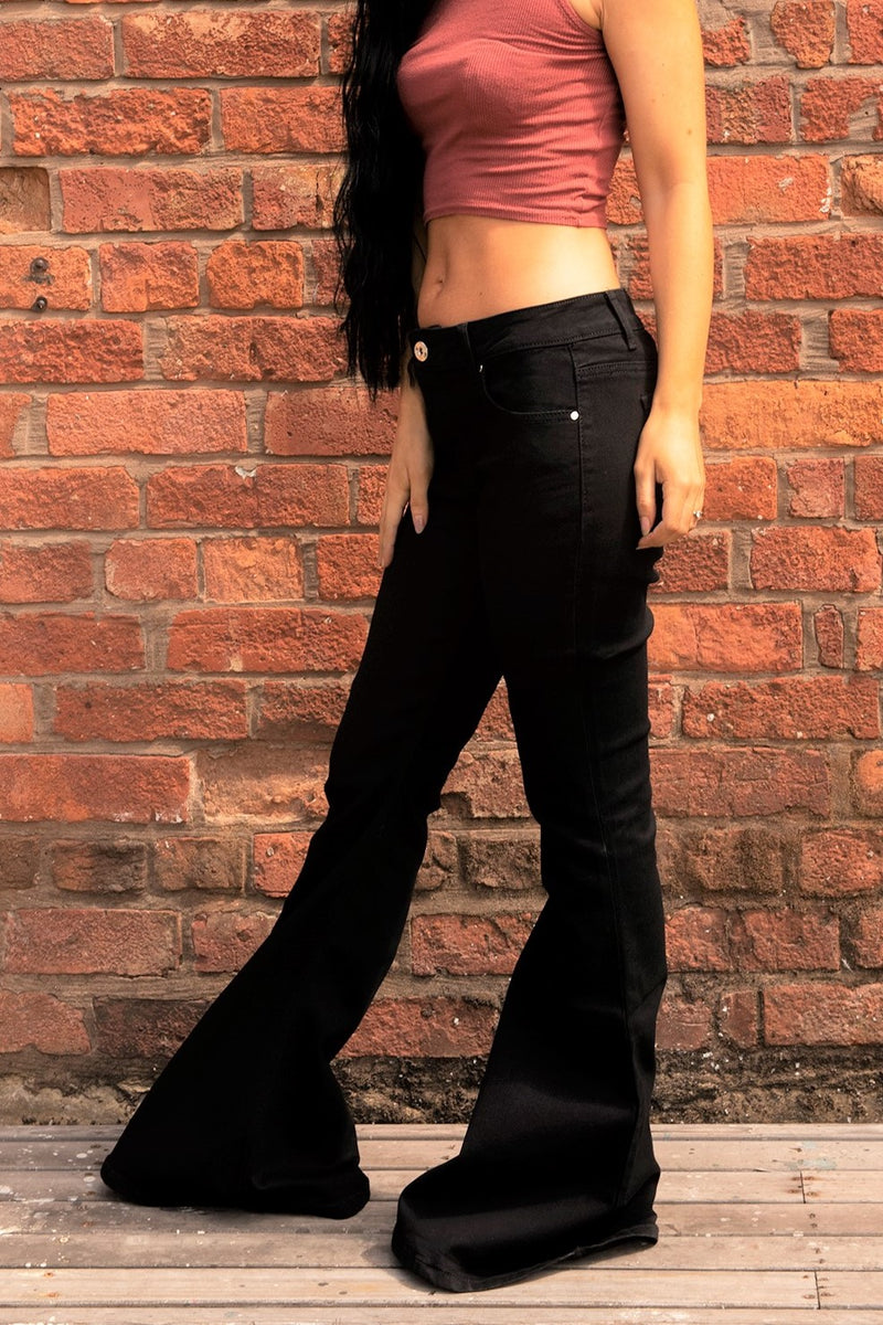 Wide Flared Jeans - Black – Glamour Outfitters