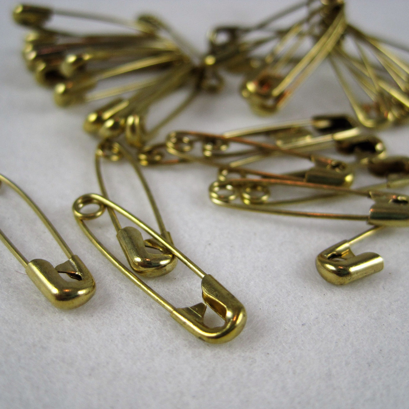 Small Gold Safety Pins — Simply Sewing, The Online Haberdashery Store