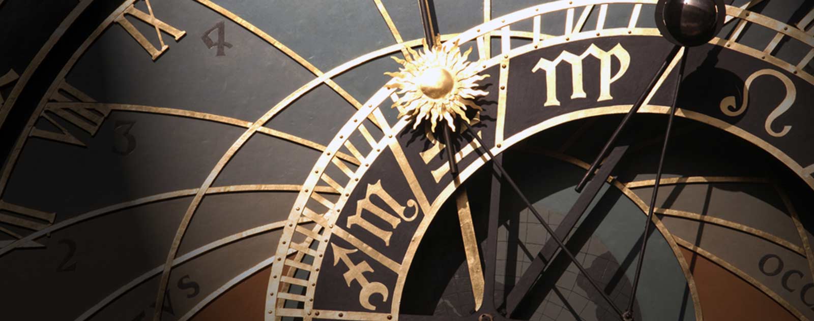 Horloge steampunk voyage dans le temps