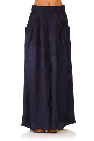 WIDE LEG PANT WITH GATHERED POCKET SOLID NAVY – CAMILLA