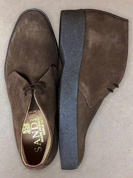 sanders suede chukka