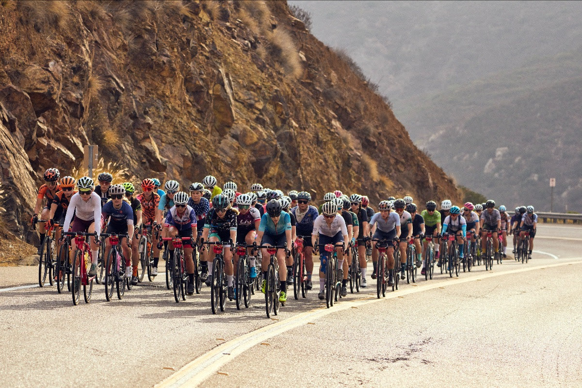 The Women's lead peloton along Del Dios Gorge.