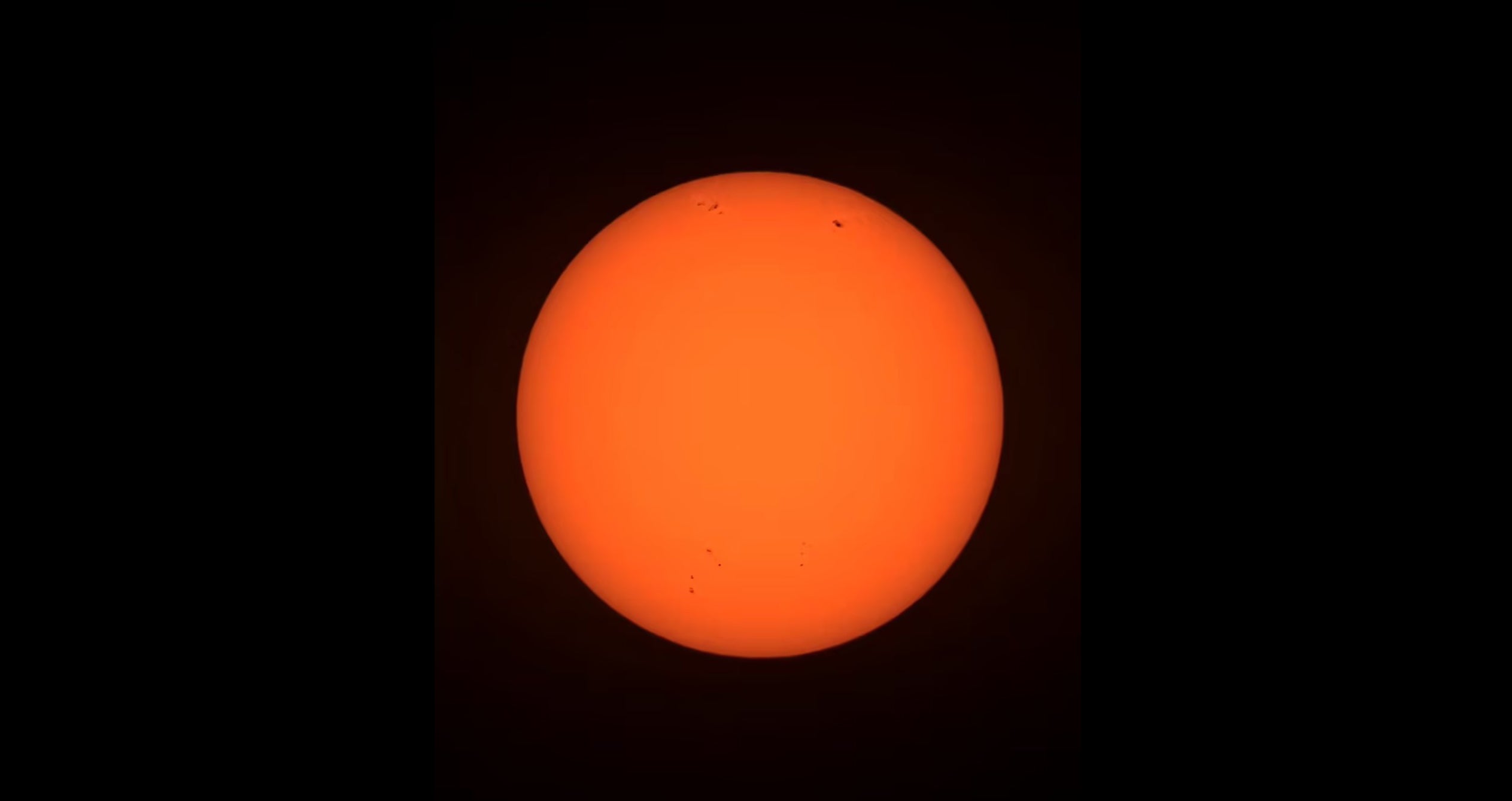 Full sun captured by APEXEL Telephoto Lens