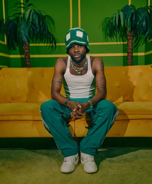 femdot Background Image