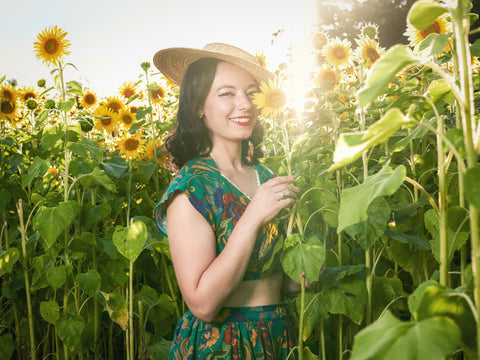 Pinup Model Pamela Marie | Hollyville | Cardinal White Photography | Lannon Sunflower Farm