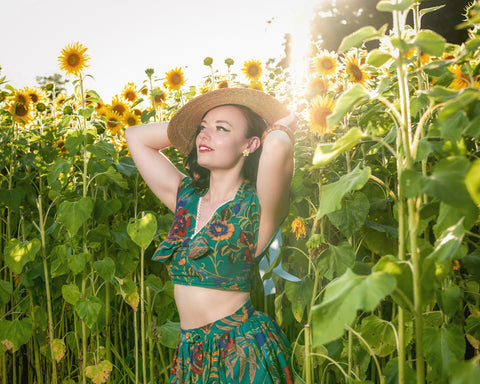 Pinup model Pamela Marie | Hollyville | Cardinal White Photography | Lannon Sunflower Farm