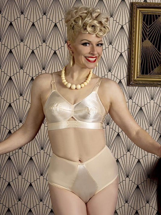 What Katie Did on X: How amazing does our Padded Bullet Bra look on the  gorgeous Ewa Baberska? Perfect for those more petite of bust, or looking  for that razor shap bullet