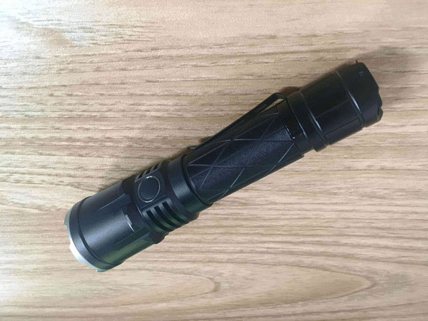 Tactical Flashlight 2019 - Klarus XT21X Review